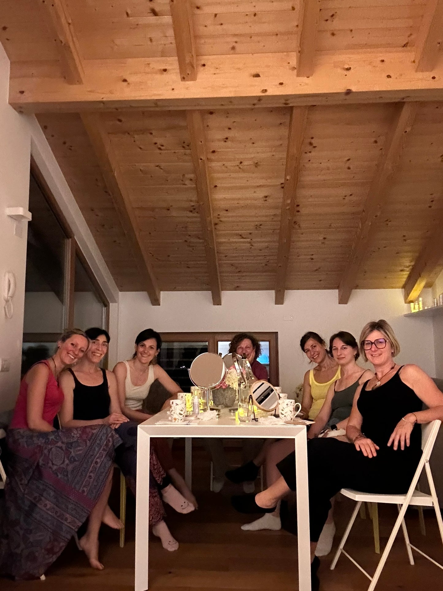 Gruppo di partecipanti durante un Incontro a tema e skincare presso Skincarehouse Fabrizia Cosmesi Naturale
